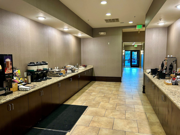 Food & Drinks 5, SpringHill Suites by Marriott Logan, Cache