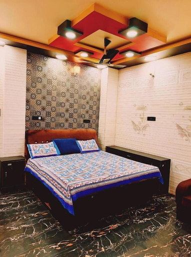 Room 3, Atharv Paying Guest House, Varanasi