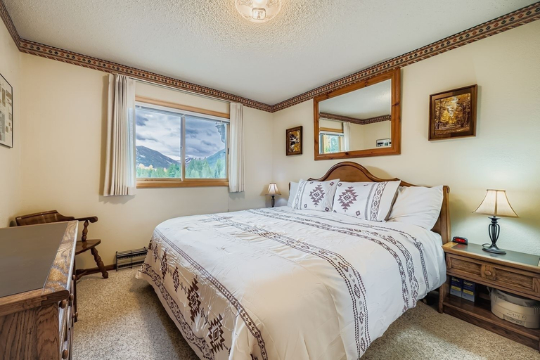 Room 5, Snowdance C304 2 Bedroom Condo, Summit