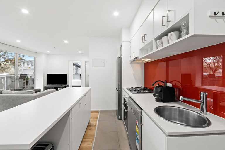 Private kitchen 5, Sleek South Yarra 2-bed With Alfresco Dining, Melbourne