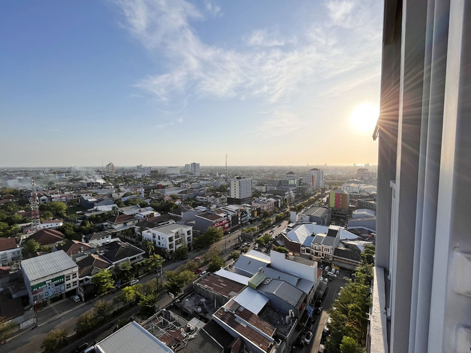 Exterior & Views 2, Warm And Cozy 2Br Vida View Makassar Apartment, Makassar
