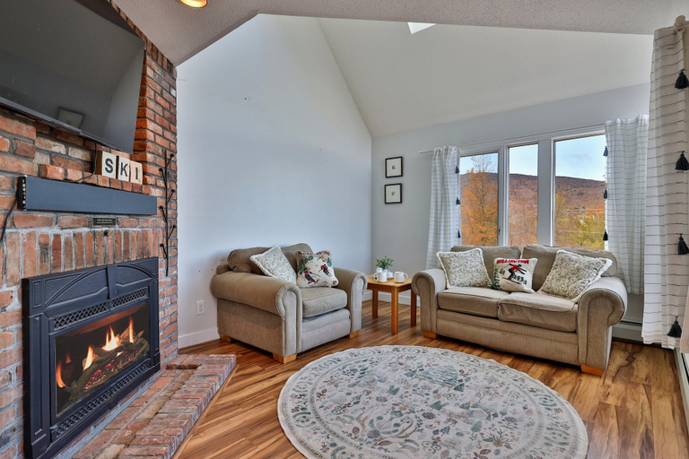 Living area 3, Fall Line Condo A4b 2 Bedroom Condo, Rutland