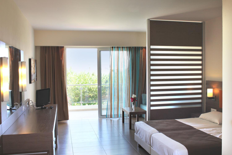 Bedroom 3, Sea Melody Beach Hotel And Apartments, South Aegean
