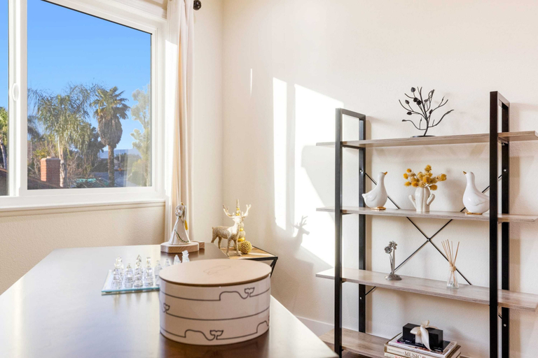 Interior 2, @ Marbella Lane - Cozy Gem Near Nature Trails, Los Angeles