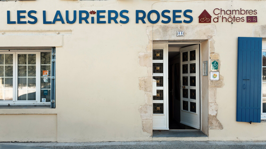 Exterior & Views 2, Chambre d'hôtes Les Lauriers Roses, Charente-Maritime