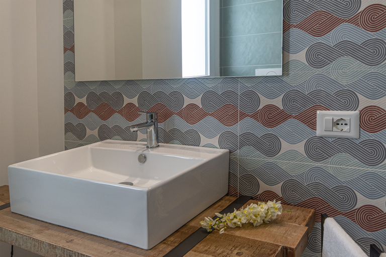 Bathroom 5, coste ponente, Ragusa
