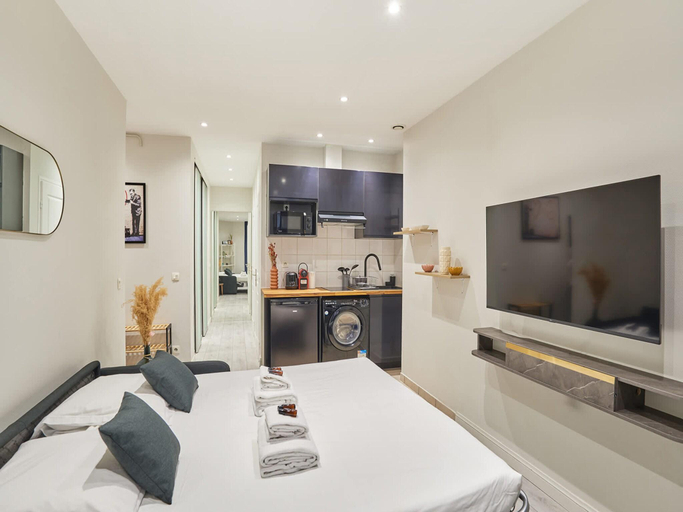 3, Spacious Studio Sacre Coeur Montmartre, Paris