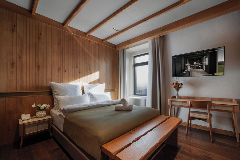 Bedroom 2, Hochblauen Hotel, Lörrach