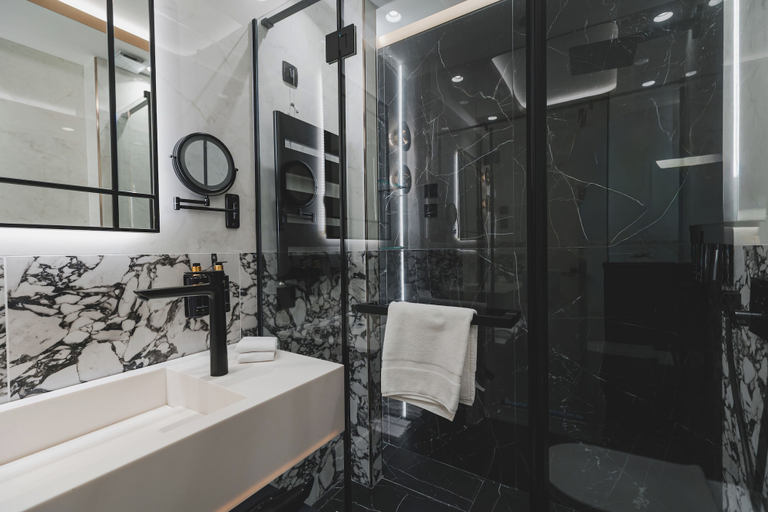 Bathroom 5, Luminoso Boutique Hotel