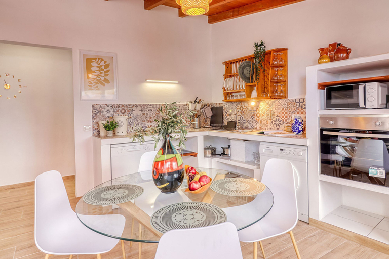 Room 3, Cozy House w BBQ Teide Views Near City Center, Santa Cruz de Tenerife