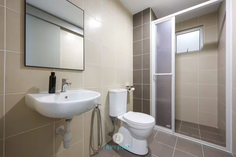 Bathroom 5, Razak City Residences Block C1 by Favspace, Kuala Lumpur