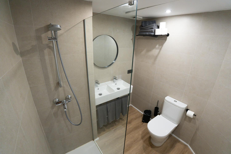 Bathroom 4, Vistasol Apartments, Baleares