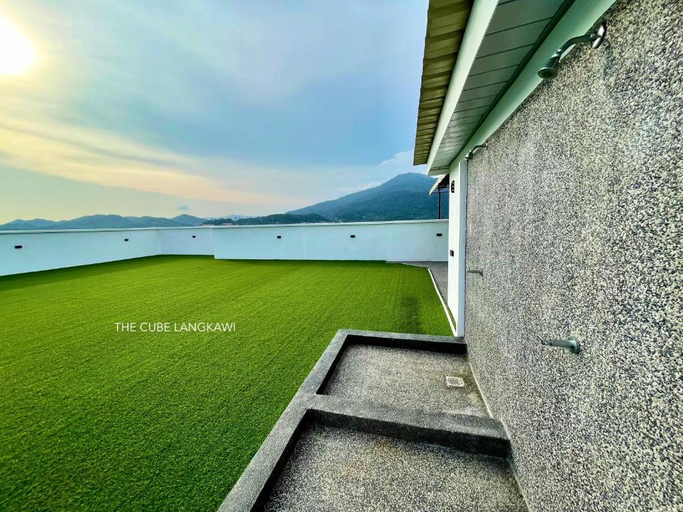 Others 5, Langkawi Seaview Cube w/ Rooftop Pool, Langkawi