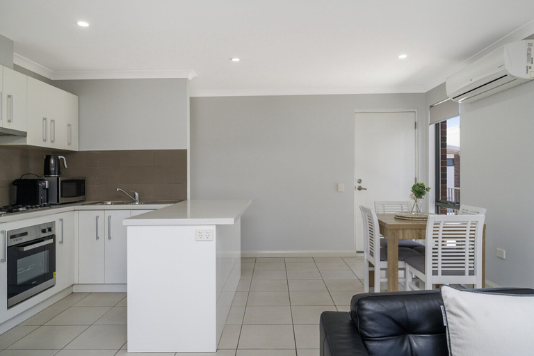 Private kitchen 4, Sunny 2-bed in Quiet Location With Balcony, Perth