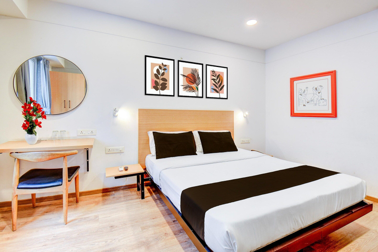 Room 2, Cozy Deluxe Stays at Balewadi Pune, Pune