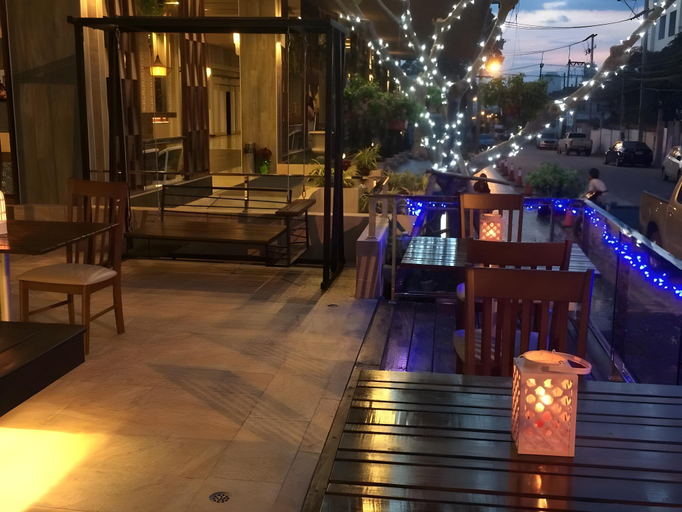 Food & Drinks 4, The Win Hotel, Pattaya