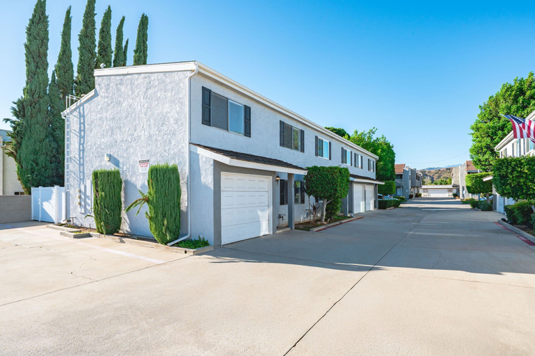 Room 2, 734 Glendora in Glendora, Los Angeles