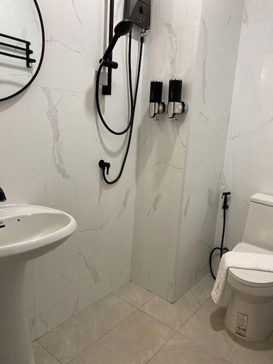 Bathroom 3, Jong's house, Mueang Krabi