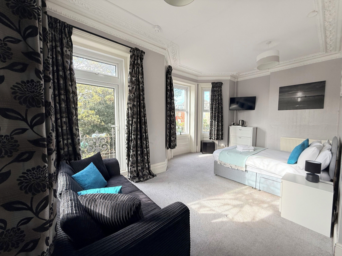 Bedroom 3, The Hedley Townhouse, Poole