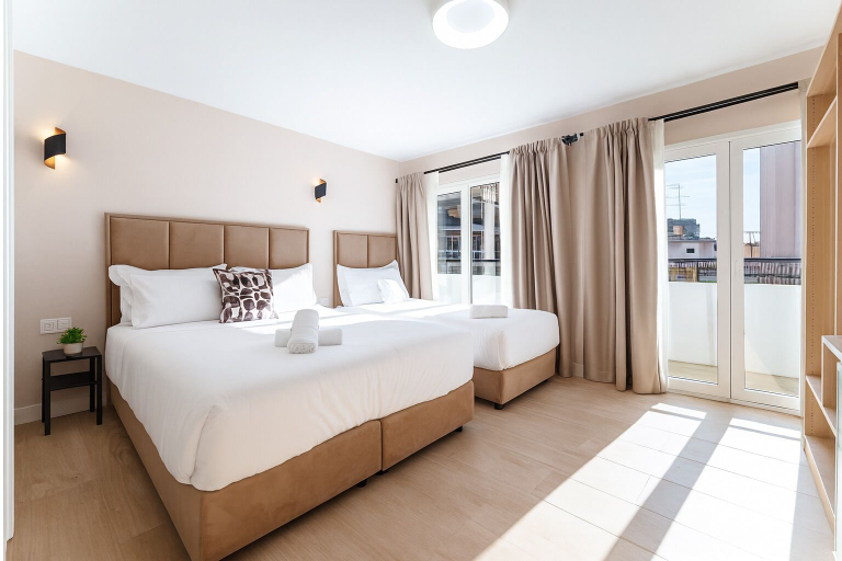 Room 2, blanca maris, Málaga