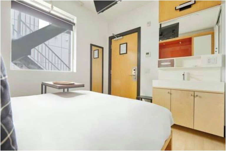 Bedroom 3, The Beverley Hotel, Toronto