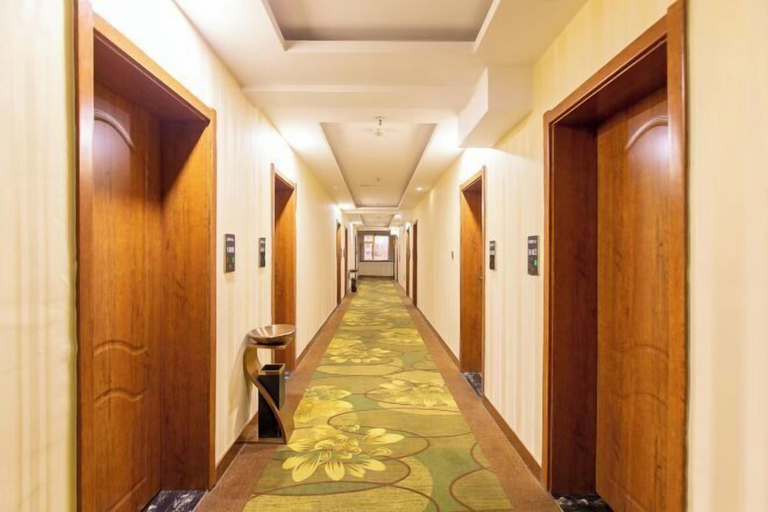 Others 3, Hallgoskin Source Business Hotel, Ili Kazakh
