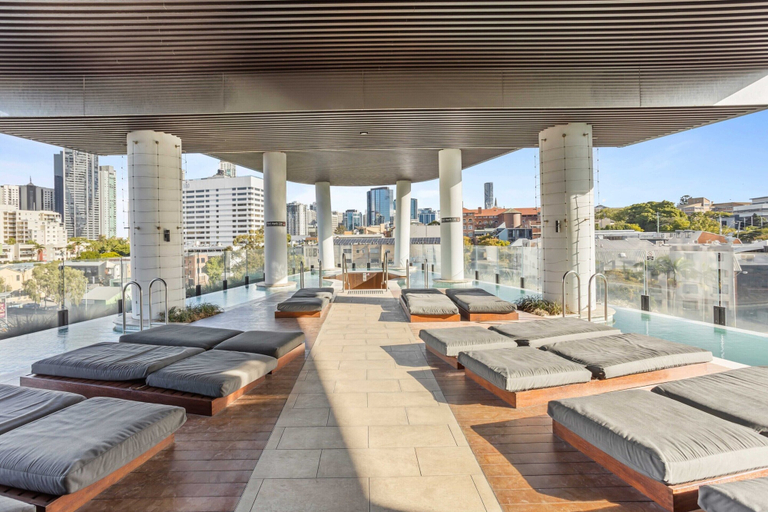 Pool 5, Chic 1-bed With Parking, Pool and Gym, Fortitude Valley