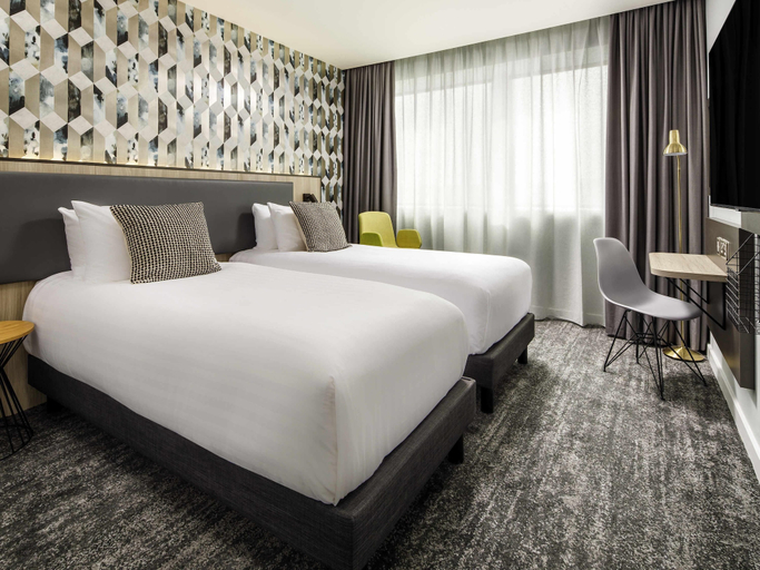 Bedroom 2, Mercure Newport, Newport
