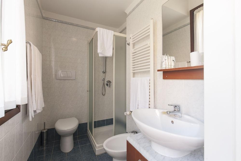 Bathroom 3, Casa Del Melograno, Venezia