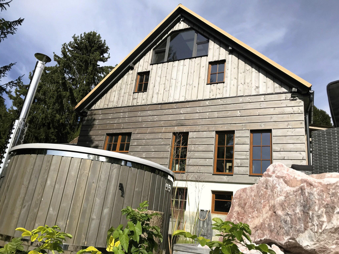 4, Villa in Tanvald near Ski Slopes, Jablonec nad Nisou