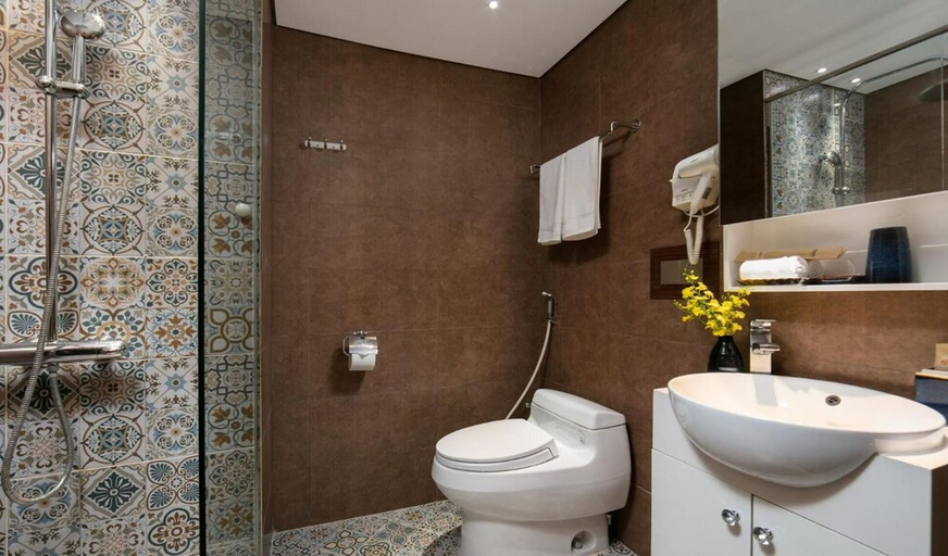 Bathroom, Bendecir Hotel, Hoàn Kiếm