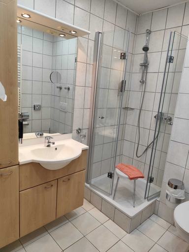 Bathroom 3, Garni Hotel & Ferienwohnungen Seeschlößchen, Waldeck-Frankenberg