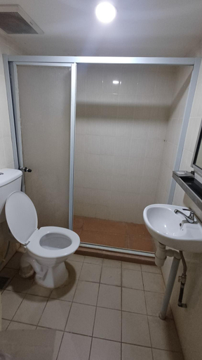 Bathroom 5, Hotel City View, Sandakan