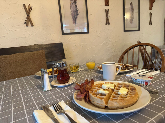 Food & Drinks 5, Innsbruck Inn At Stowe, Lamoille
