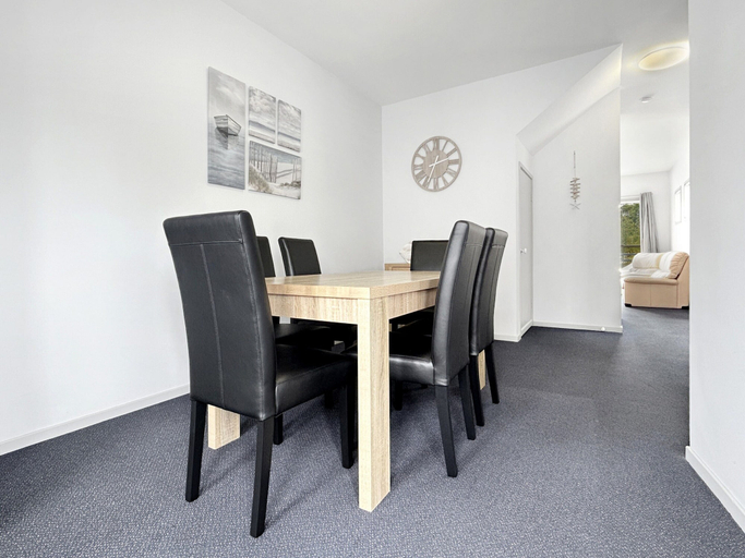 Dining, 3-bed With Alfresco Dining & Pool in Batemans Bay, Eurobodalla