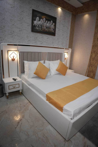 Room 2, Hotel Amazing House, Delhi