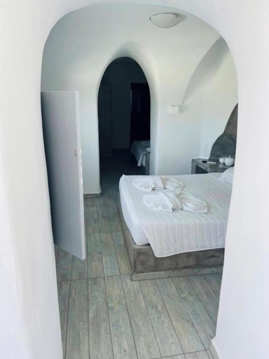 Bedroom 3, Loucas On The Cliff, South Aegean