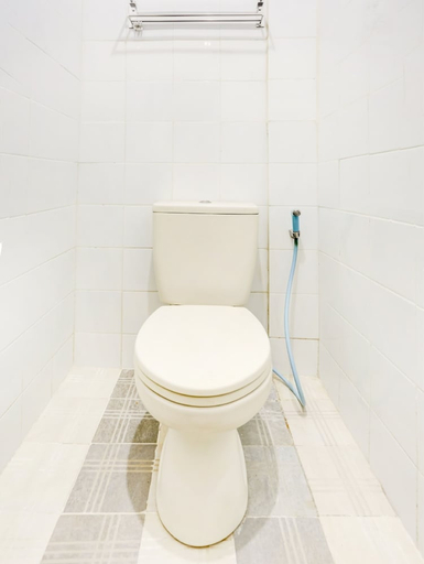 Bathroom, Hotel O Griyo Sonia, Surabaya