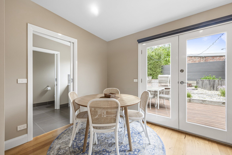 Dining, Lovely 3-bed With Alfresco Dining in Prime Suburb, Ballarat - Central