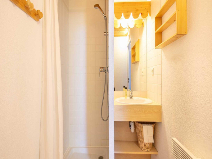 2, Duplex apartment with balcony, Hautes-Alpes