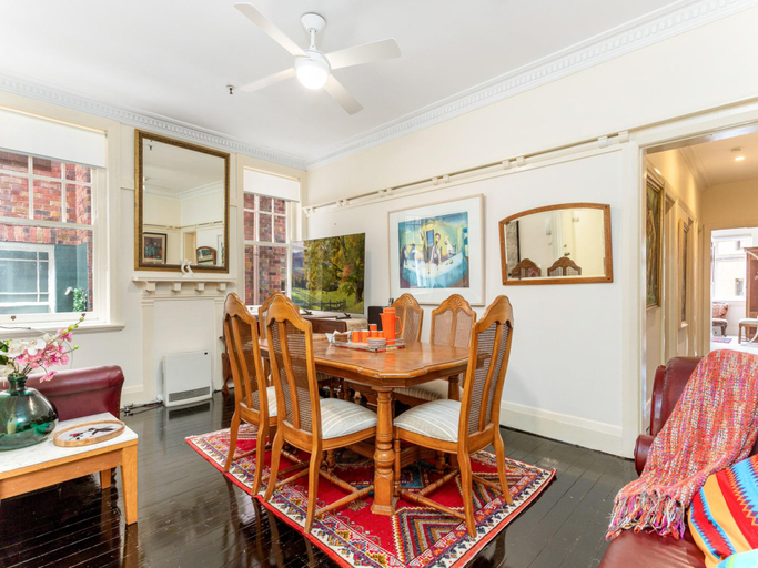 Others 5, Eclectic Art Deco Apartment in great location, Sydney
