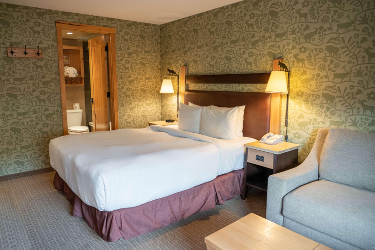 Bedroom 3, Fox Hotel & Suites, Division No. 15