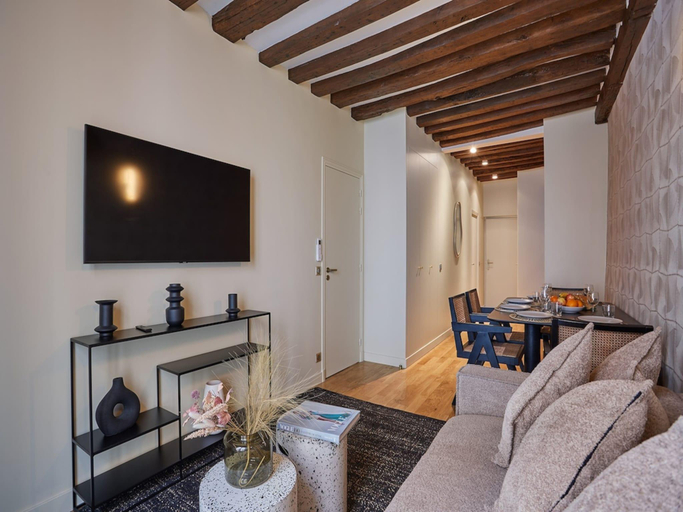Others 5, New apartment Center of Paris Place de la Bourse, Paris