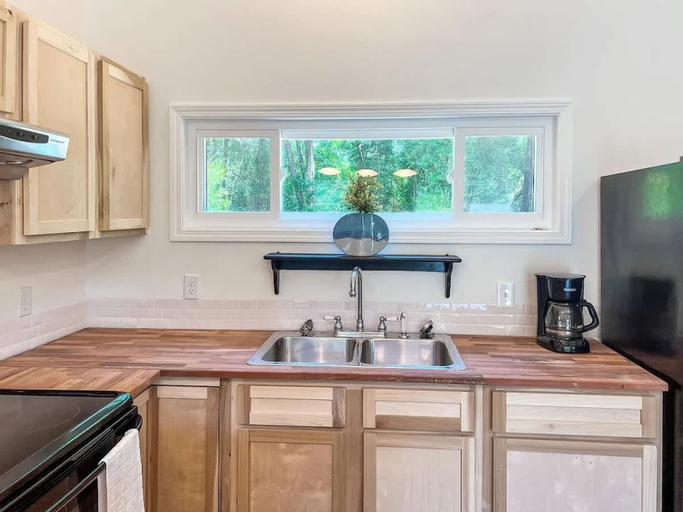 Room 5, Charming Back House Min From Shopping Beaches, Baldwin