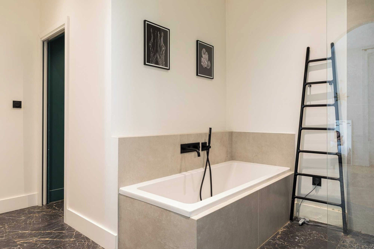 Bathroom 5, Luminous Apartment 2BR 4P - Bellecour Place Ampere, Rhône