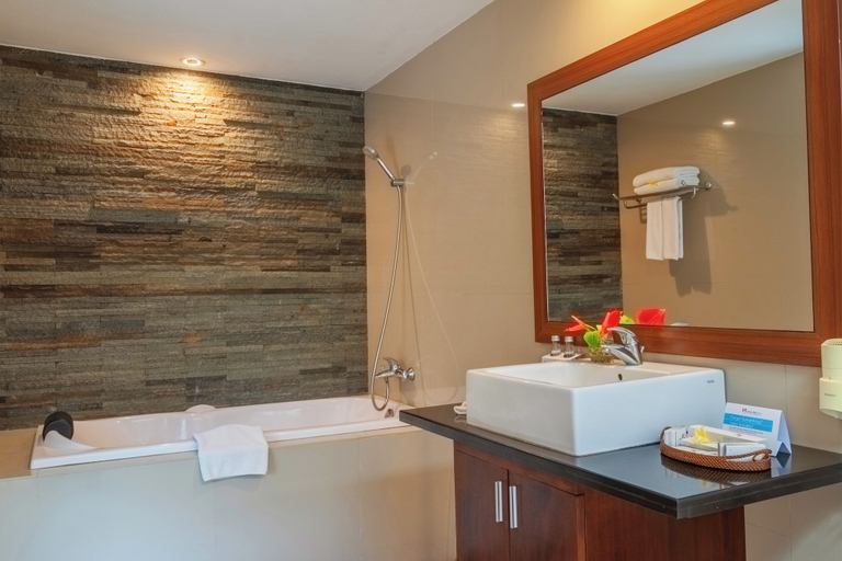 Bathroom 5, Swiss-Belvillas Umalas, Badung