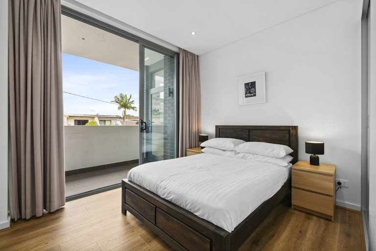 Room 5, Bright & Modern 3-bed Townhouse in Rosebery, Sydney