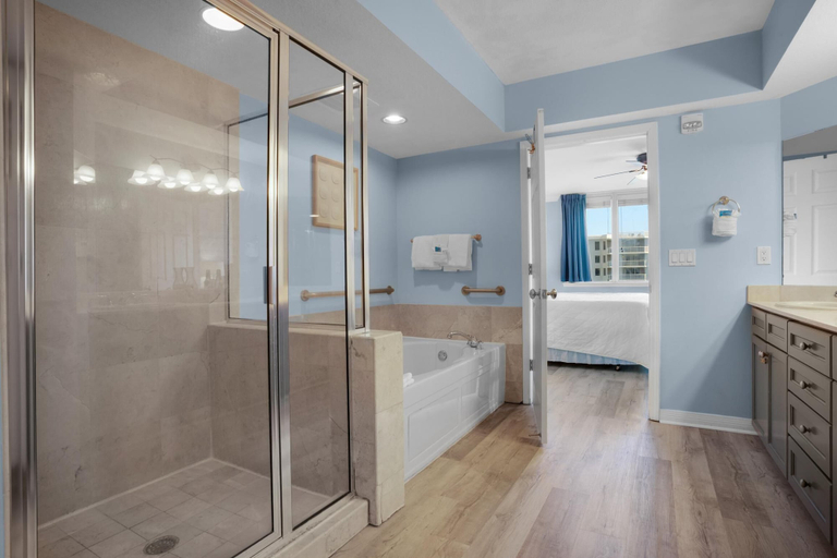 Bathroom 3, Destin West Bayside Heron 507- A Wave From It All, Okaloosa