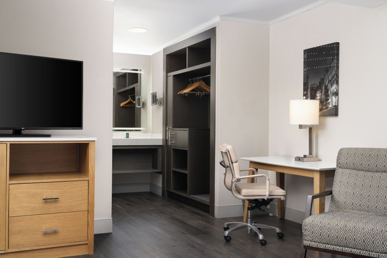 Others 5, DoubleTree by Hilton Providence Airport Warwick, Kent