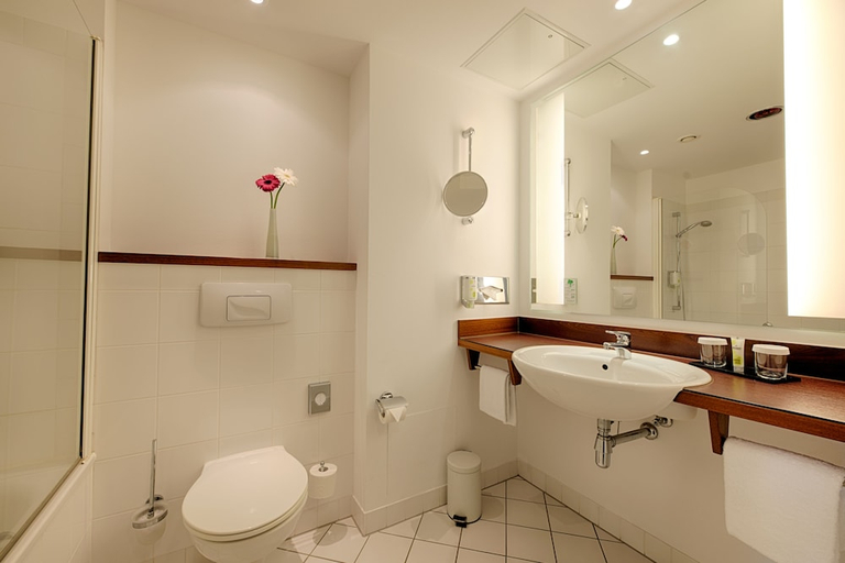 Bathroom 3, Hotel Offenbach Plaza, Offenbach am Main